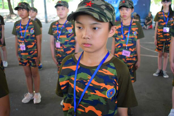 广东8岁小孩军训夏令营